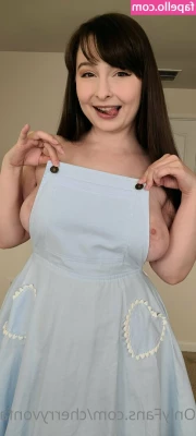 CherryVonFairy - Thoughts got me going wilde at work