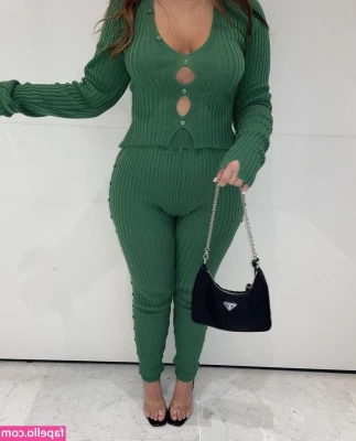 franditellaa - How is better  With clothes or without