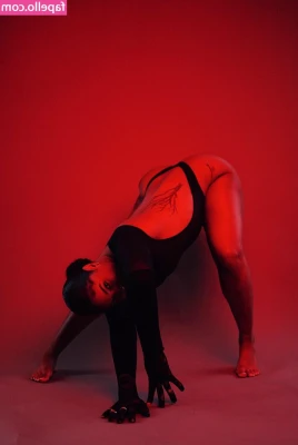 Yasmeen Kearra [ yasmeen-kearra ] - Superhero cock😈