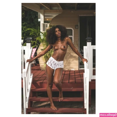 Yasmeen Kearra [ yasmeen-kearra ] - Wake up to this!  Acorda e vem ver!