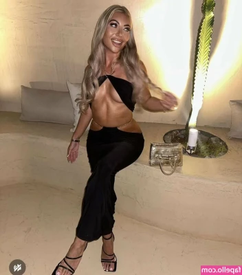Viennadoll - These titties need to get sucked... 🍼 check your DM for a nice