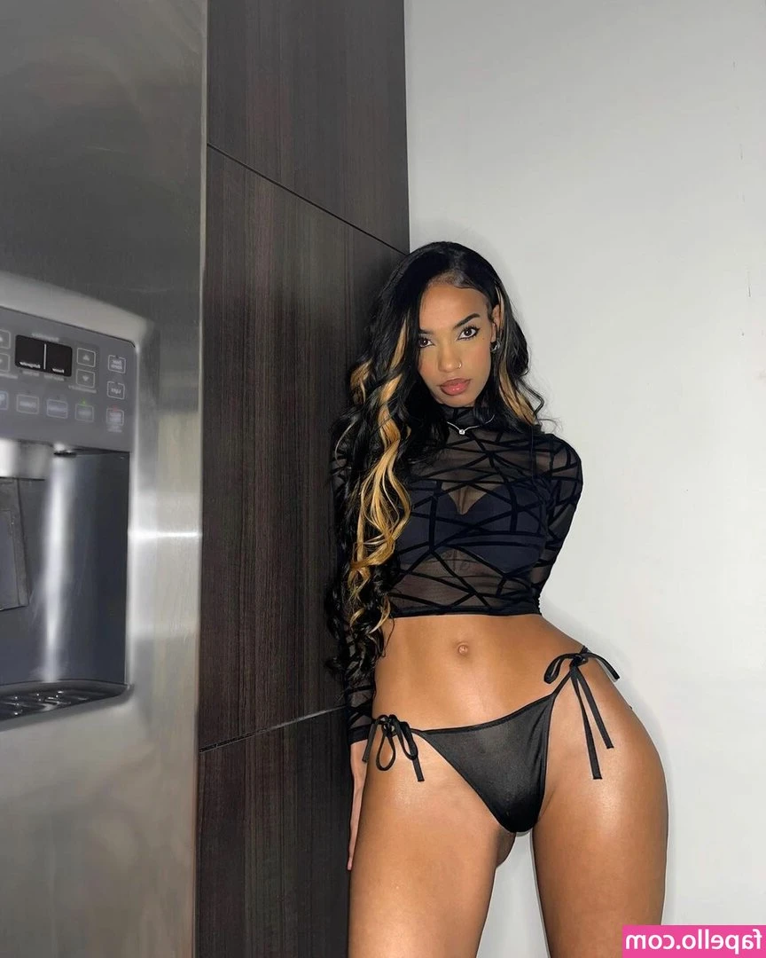 Eleniiye Ethiopian [ eleniiye-ethiopian ] - Hi Daddy 🥺  Don't forget if you get me a Christmas gift I'll give