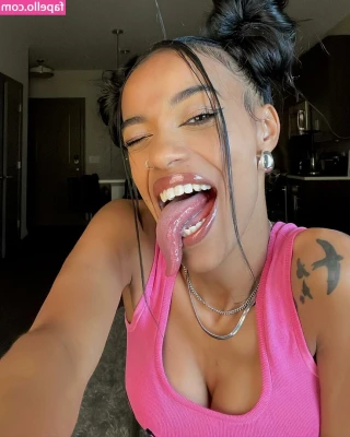 Eleniiye Ethiopian [ eleniiye-ethiopian ] - I just sold this thong 😝
