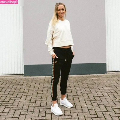 Kathrin Hendrich [ kathrin-hendrich ] - Unboxing new shoes from a shoe guy!