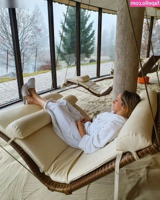 Kathrin Hendrich [ kathrin-hendrich ] - Just hangin out 😜😜