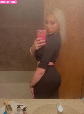 micailabombshell - Hey everyone!! I changed my subscription price from $9.99 to $4.99.