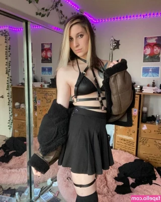 Devi Dionne [ devi-dionne ] - Do you think I should take this off?