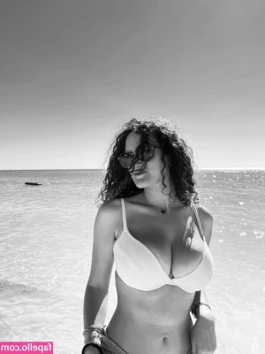 Chiara Dell'Anna [ chiara-dell-anna ] - Part 4 - My dirty weekend away...