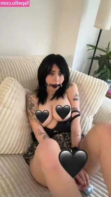 messymegan [ messymegan-7 ] - 🇬🇧 I adore these cat stickers 🤣 Remove it in 💬  🇮🇹
