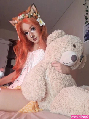 Cryforquincy - Video #127  As requested by a sub, prone bone humping. Sorry for the