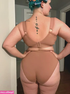 kenzie_flick [ kenzie-flick ] - Happy Tittie Tuesday😈