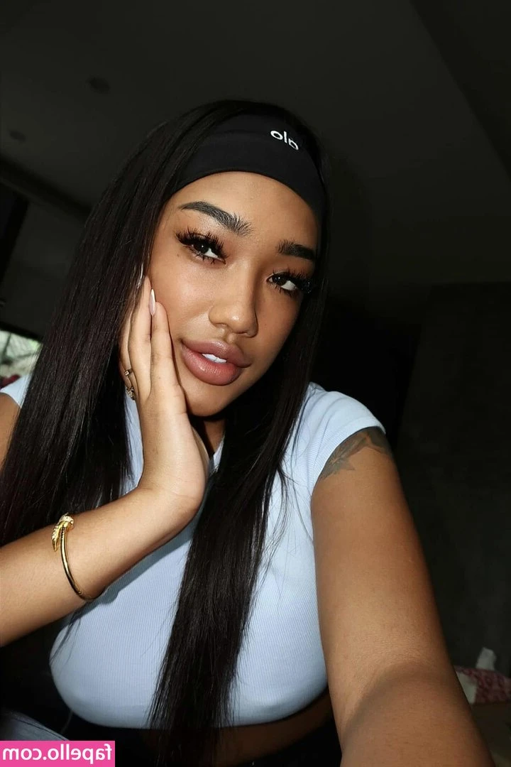 moji_.xx [ moji-xx ] - New 15 min vid sucking n fucking you before bed, I think we both can