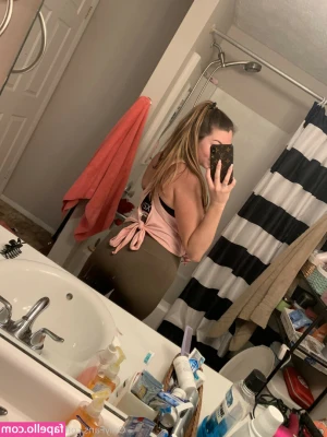 Emilayyy Babayy [ emilayyy-babayy ] - Help me jerk off?