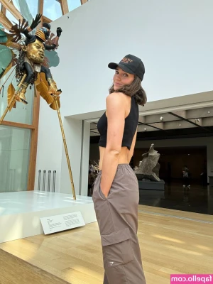 Tzinnxt - Hey so I'd LOVE it if y'all would message me like content you'd like
