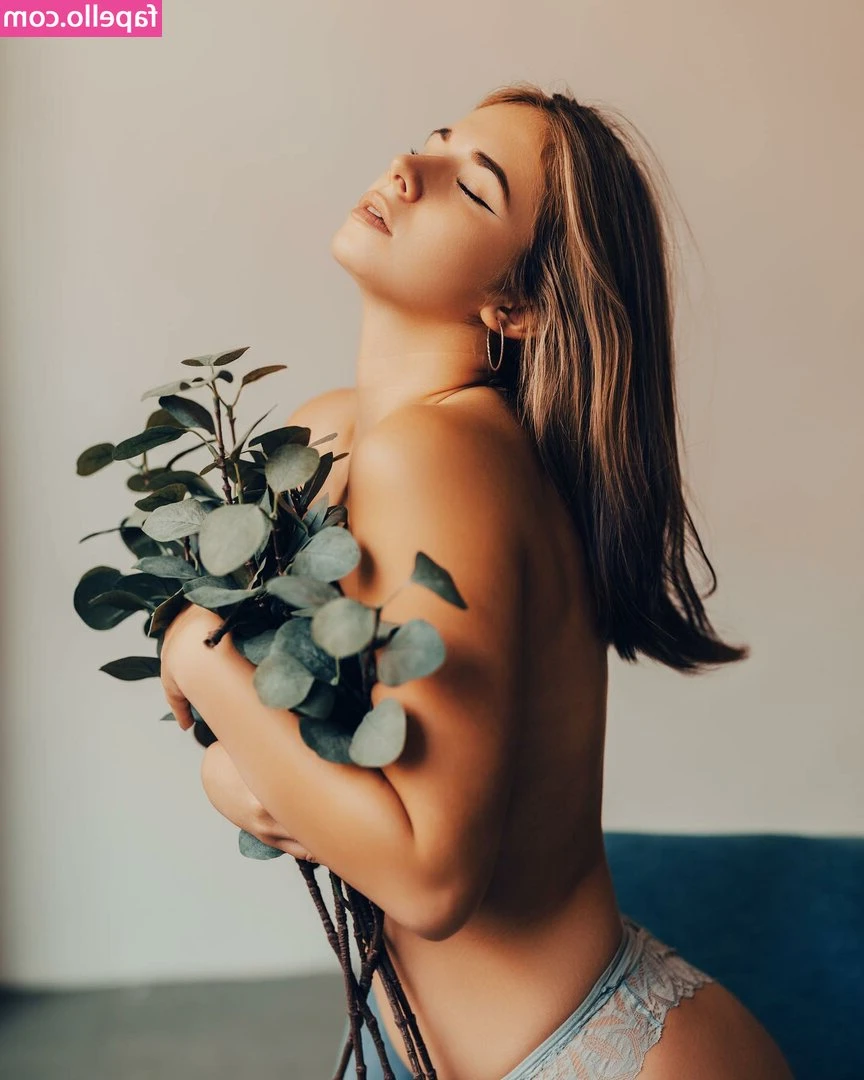 Olivia Butt [ olivia-butt ] - would you get a private dance with me ?
