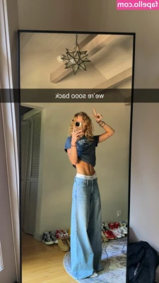 Anna Shumate [ anna-shumate-19 ] - 🎄🎁 CHRISTMAS SOLO CONTENT 🎁🎄 Showing and playing with my