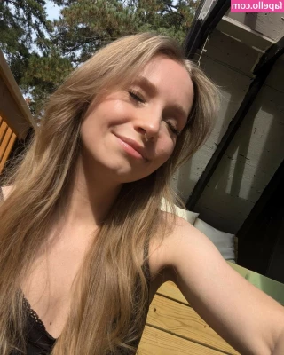 KamiCakes1 - Woa  Content