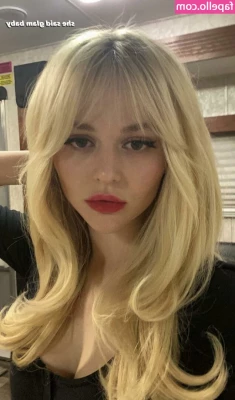 Emily Alyn Lind [ emily-alyn-lind ] - Follow this hot redhead  JULIETTE_AMOUR   who will make you have the