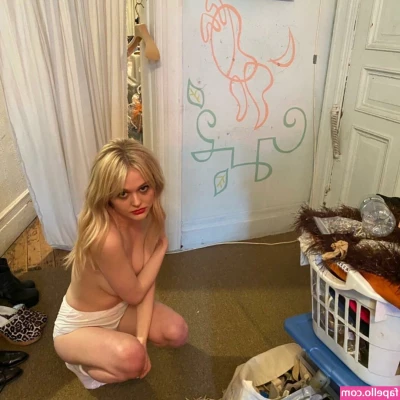 Emily Alyn Lind [ emily-alyn-lind ] - A POV clip from the video I did with Barbie Beach 😃
