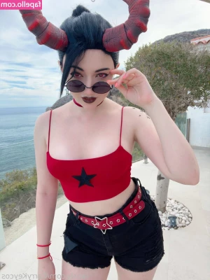 Carrykey - It s a great day to rub on my beautiful tits