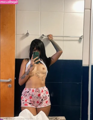 Yumimiau - Who wants to cum with me on VC 📲 I’m doing it for half off !