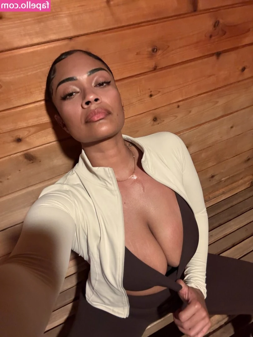 vaniti.b [ vaniti-b ] - All tied up and ready for you babe 🥵🥵