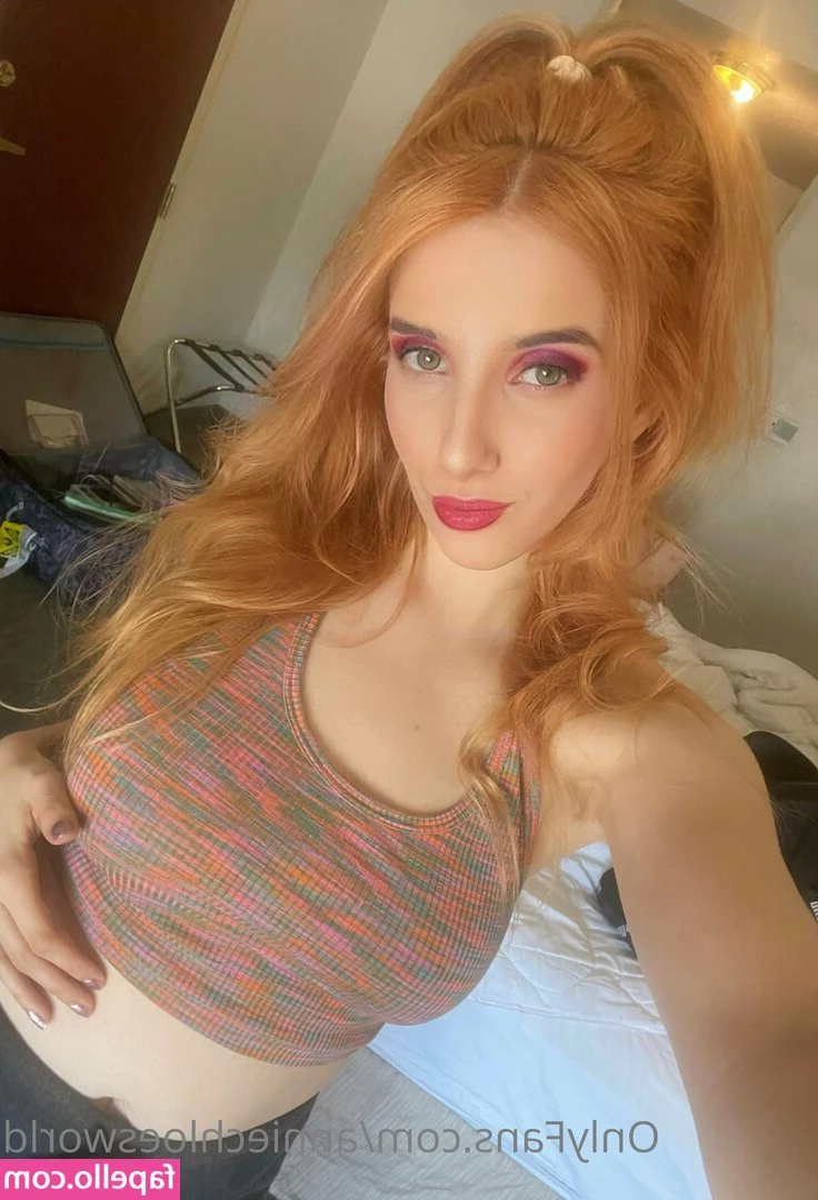 anniechloesworld - Queen Bee shit
