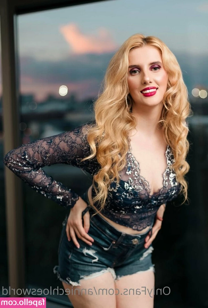 anniechloesworld - Like a little peach :)