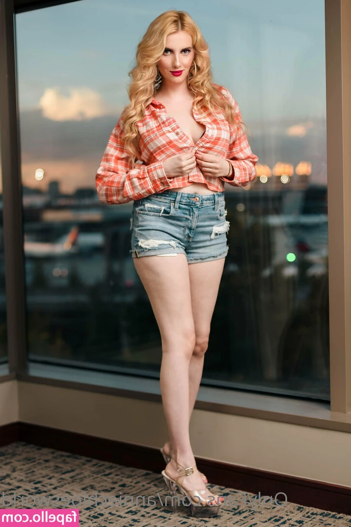 anniechloesworld - For foot fetish guys 😉