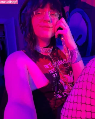Raven Gray [ raven-gray ] - what do we think of my new lingerie set?😈🖤✨