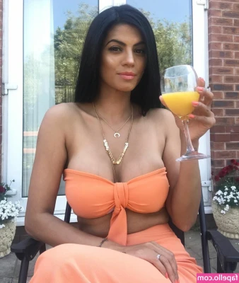 Sureet Kular [ sureet-kular ] - is my 🍑 hole fuckable enough ?