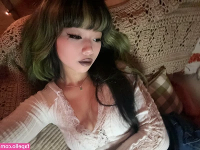 Wasabiicat - Say good morning to your Goddess!!  . . (brunette selfies)