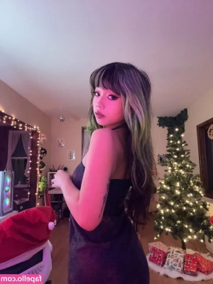 Wasabiicat - Someone come fuck my tight little holes