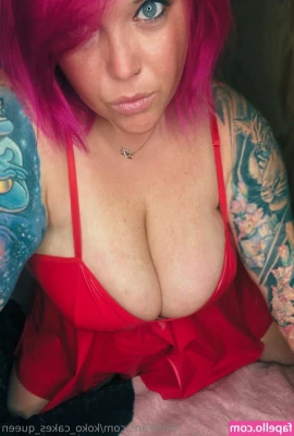 koko_cakes_queen [ koko-cakes-queen ] - All thick here