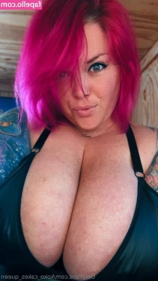 koko_cakes_queen [ koko-cakes-queen ] - This Friday Having more content & maybe live$$🙂