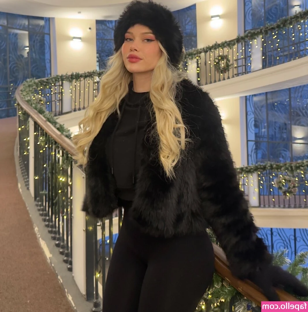 Sofia Arıcan [ sofia-arcan ] - bounce bounce bounce
