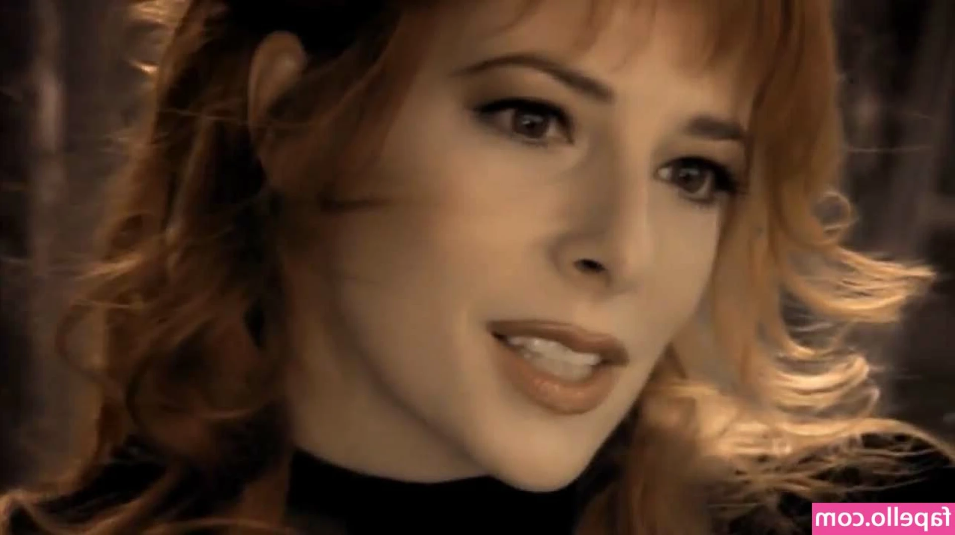 Mylène Farmer [ mylne-farmer ] - Of course one of the first things we did since I got back from Hawaii