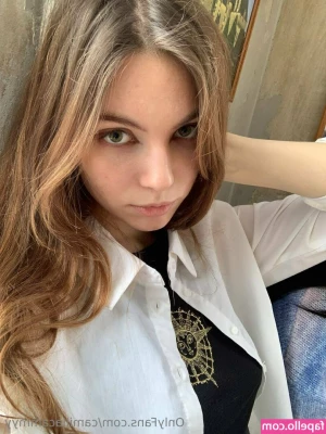 camillacammyy - Out in the open  hope someone will come and punish me