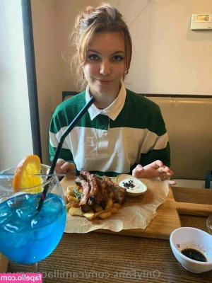 camillacammyy - Double tap to show how much you love your little slut
