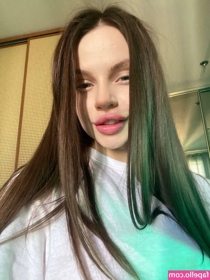 Space_Flower_ [ space-flower ] - Think I’m hot?