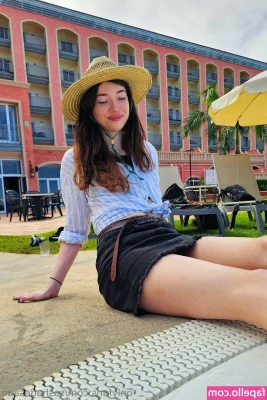 sashadesade - Do u like legs and short skirt? ❤😘