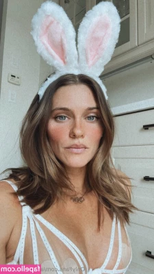 Alysha Newman [ alysha-newman-18 ] - Lots of good things today  but I ll save those for the weekly wrap up