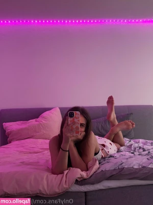 julinaa.may [ julinaa-may ] - Sweet dreams all content will be up throughout rest of the