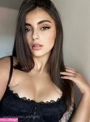 juicyjuus - Can you see how wet my pussy is? 😜