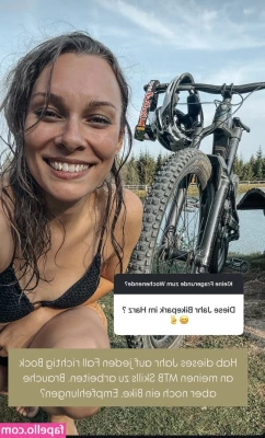 Sabrina Outdoor [ sabrina-outdoor ] - Feeling myself