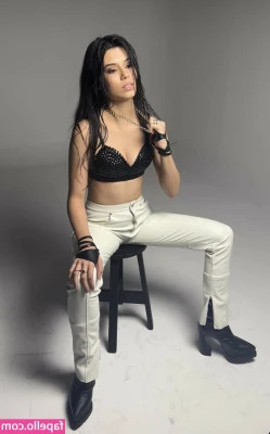 Larissa Liveir [ larissa-liveir ] - Little cuckies have permission to come out of hiding and message me