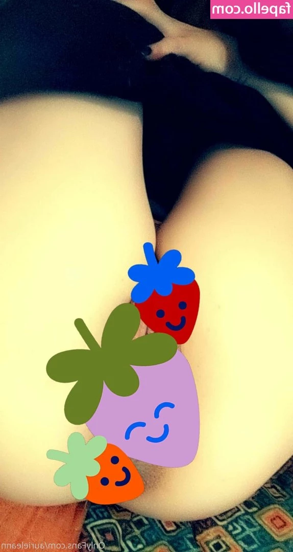 aurieleann - Is it weird that I m turned on by these  Like damn Jordan the jungle