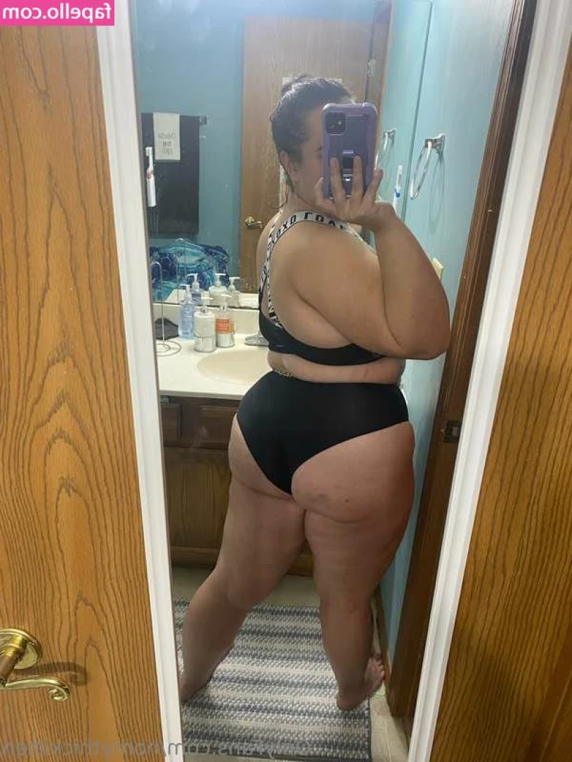Britty Kitty [ britty-kitty ] - TEASING YOU IN MY HIGH HEELS