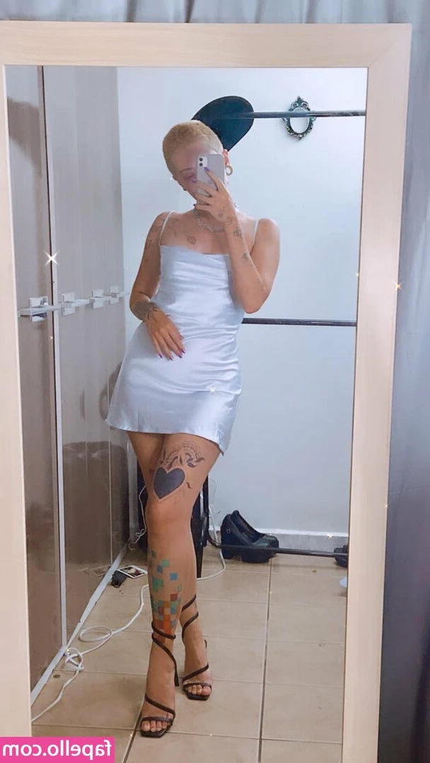 Espairecida - Do you love an angle where you see all my humps? 🙈