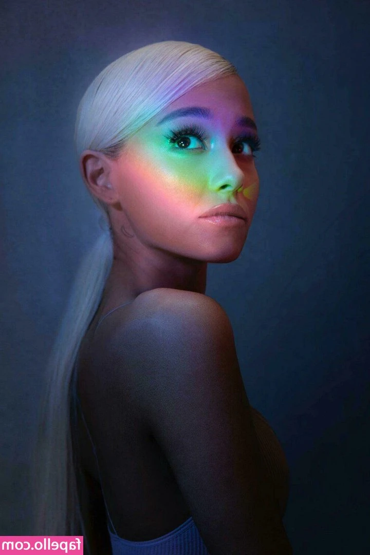 Ariana Gra [ ariana-gra ] - 🎥 Smash or pass? 😉